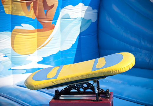 Opblaasbare valmat in thema surf voor zowel oud als jong kopen. Bestel een opblaasbare  valmat nu online bij JB Inflatables Nederland