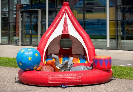 Koop playzone springkasteel in circus thema met plastic ballen en 3D objecten bestellen voor kids. Bestel springkastelen online bij JB Inflatables Nederland 