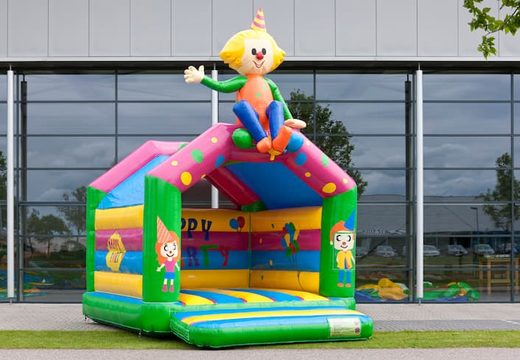 Standaard feest springkussen in opvallende kleuren met bovenop een groot 3D object bestellen voor kinderen. Springkussens online te koop bij JB Inflatables Nederland