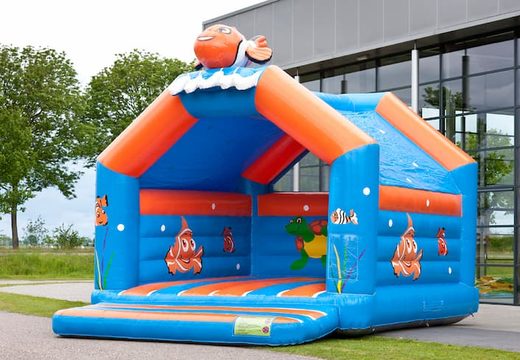 Super springkussen overdekt kopen in clownvis nemo thema voor kinderen. Koop springkussen online bij JB Inflatables Nederland