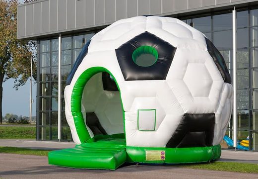 Grote ronde springkussen overdekt kopen in voetbal thema voor kinderen. Bestel springkussens online bij JB Inflatables Nederland