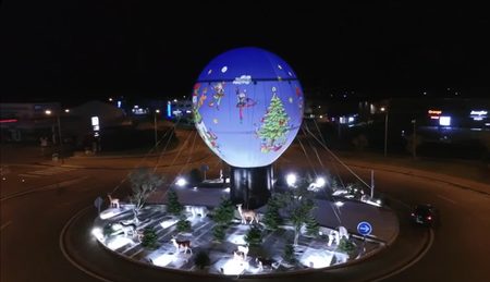 Opblaasbare luchtballon in kerst thema op maat gemaakt door JB kopen