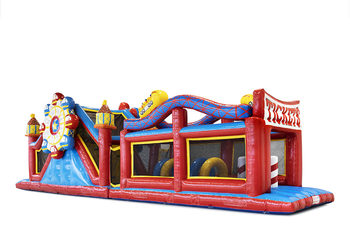 Bestel een 17 meter brede unieke stormbaan in rollercoaster thema voor kids. Koop opblaasbare stormbanen nu online bij JB Inflatables Nederland