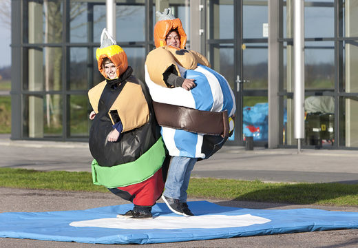 Bestel opblaasbare sumo Asterix & Obelix pakken voor zowel jong als oud. Koop opblaasbare sumo pakken online bij JB Inflatables Nederland