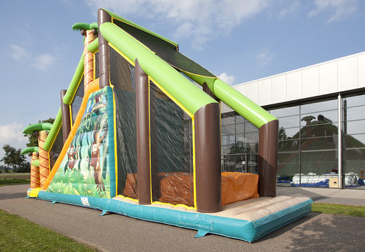 Opblaasbare mega 46,5meter stormbaan in thema jungle voor kids kopen. Bestel opblaasbare stormbanen nu online bij JB Inflatables Nederland