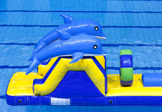 Opblaasbare dolfijn run glijbaan met leuke objecten voor zowel jong als oud. Bestel opblaasbare zwembadspelen nu online bij JB Inflatables Nederland