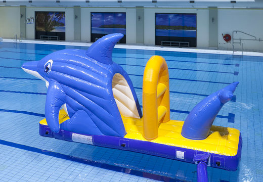 Opblaasbare luchtdichte zwembad glijbaan in thema dolfijn kopen voor zowel jong als oud. Bestel opblaasbare zwembadspelen nu online bij JB Inflatables Nederland 