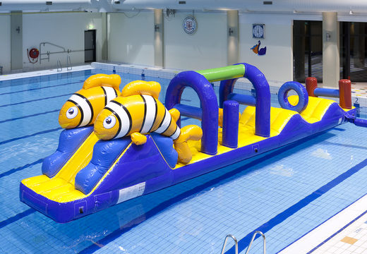 Inflatable clownvis avonturen run 12 meter lange stormbaan met uitdagende obstakel objecten voor zowel jong als oud bestellen. Koop opblaasbare zwembadspelen nu online bij JB Inflatables Nederland 