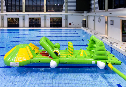 Haal opblaasbare glijbaan in thema krokodil voor zowel jong als oud. Bestel opblaasbare zwembadspelen nu online bij JB Inflatables Nederland 