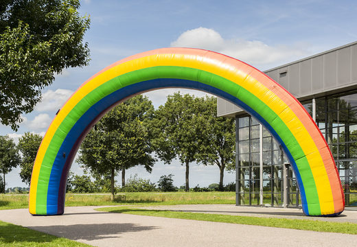 15x8m opblaasbare start boog in regenboog kleur direct online kopen bij JB Inflatables Nederland. Bestel opblaasbare reclamebogen in standaard kleuren en afmetingen