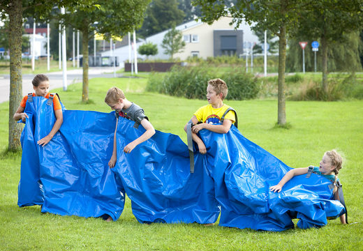 Bestel blauwe funbroeken waar 4 personen in kunnen zitten voor zowel oud als jong. Koop opblaasbare zeskamp artikelen online bij JB Inflatables Nederland