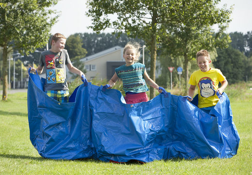 Blauwe funzakken voor zowel oud als jong kopen. Haal uw opblaasbare zeskamp artikelen nu online bij JB Inflatables Nederland