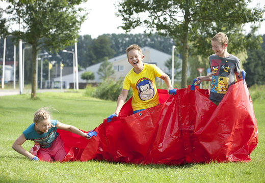 Koop rode funzakken voor zowel oud als jong. Bestel springkussens online bij JB Inflatables Nederland