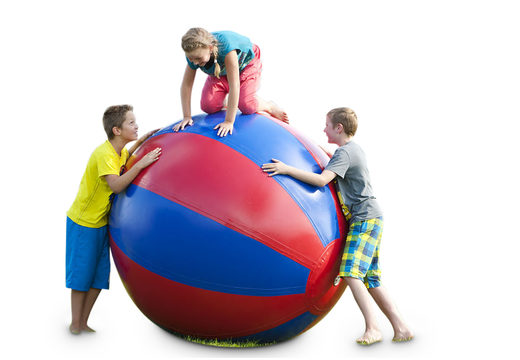 Opblaasbare multi inzetbare 1.5 en 2 meter blauw rode ballen voor zowel oud als jong kopen. Bestel opblaasbare zeskamp artikelen online bij JB Inflatables Nederland