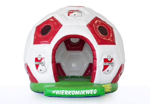 Op maat gemaakte FC Emmen opblaasbaar springkussen in voetbal vorm kopen. Bestel nu springkussens voor evenementen in eigen huisstijl bij JB Inflatables Nederland