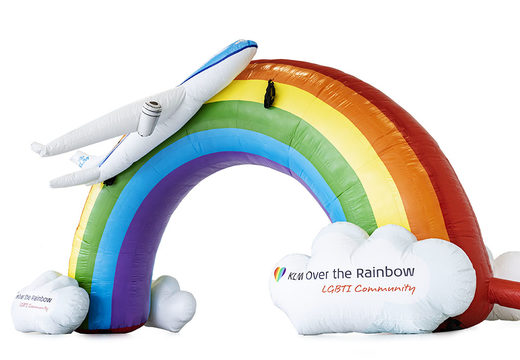 Bestel op maat gemaakte regenboog reclameboog met 3D vliegtuig voor alle evenementen bij JB Promotions Nederland. Vraag nu gratis ontwerp aan voor opblaasbare reclameboog in eigen huisstijl