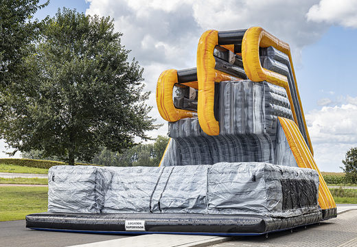 Opblaasbare Base Jump Pro van 4 en 6 meter hoog voor zowel jong als oud kopen. Bestel opblaasbare attractie nu online bij JB Inflatables Nederland 