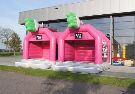 Op maat gemaakte Karwei - super springkussen in eigen huisstijl bestellen bij JB Inflatables Nederland. Promotionele springkussens in alle soorten en maten razendsnel op maat gemaakt