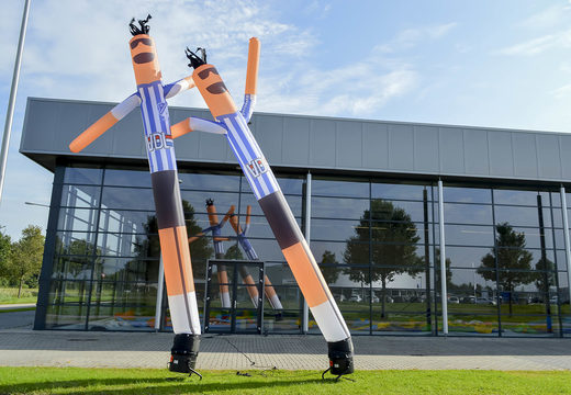 Maatwerk FC Eindhoven skydancer in voetbaltenue opblaasbaar bestellen bij JB Inflatables Nederland. Vraag nu gratis ontwerp aan voor opblaasbare air dancer in eigen huisstijl