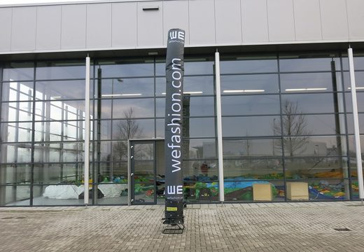 Gepersonaliseerde WE Fashion skytube laten maken bij JB Promotions Nederland. Promotionele inflatable tubes in alle soorten en maten razendsnel op maat gemaakt