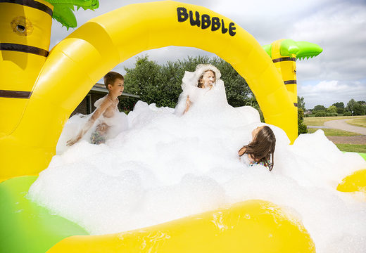Groot opblaasbaar open bubble park luchkussen met schuimkraan kopen in Jungle thema voor kids. Bestel opblaasbare luchkussens bij JB Inflatables Nederland