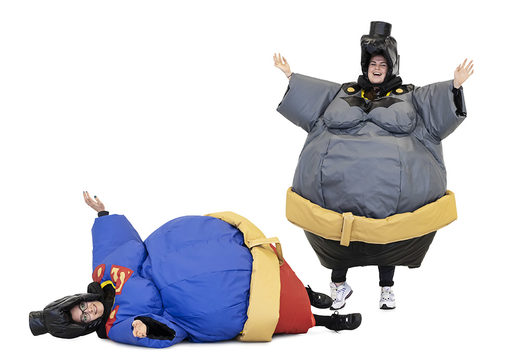 Superman & Batman sumo pakken voor zowel jong als oud online halen. Koop opblaasbare sumo pakken bij JB Inflatables Nederland