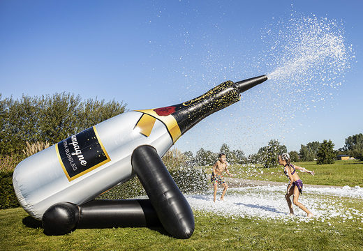 Bestel Bubble Cannon champagne met schuimexplosie voor knderen. Koop springkastelen online bij JB Inflatables Nederland