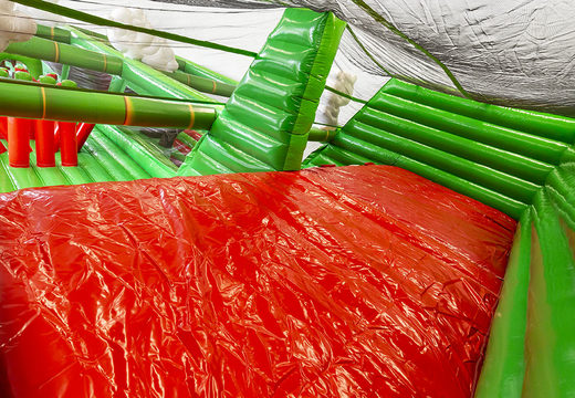 Grote opblaasbare Bambooo stormbaan voor zowel jong als oud kopen. Bestel opblaasbare  stormbanen nu online bij JB Promotions Nederland