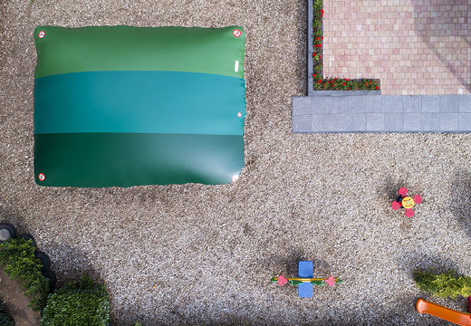 Maatwerk groene airmountain opblaasbaar voor kinderen bestellen bij JB Inflatables Nederland. Vraag nu gratis ontwerp aan voor opblaasbare springbergen in eigen huisstijl