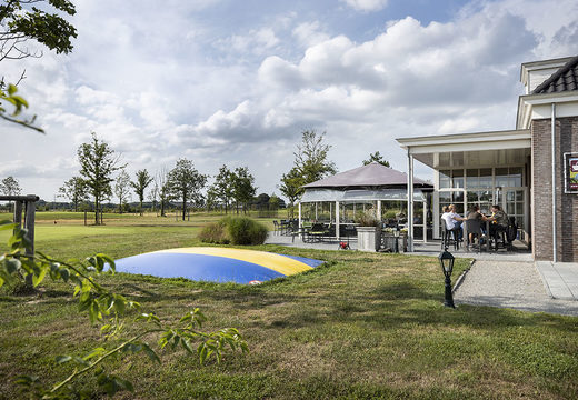 Maatwerk Zwolle thema airmountain opblaasbaar voor kids bestellen bij JB Inflatables Nederland. Koop opblaasbare springbergen nu online bij JB Inflatables Nederland