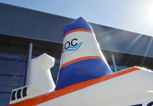 Opblaasbare EOC Schip springkussen bestellen bij JB Inflatables Nederland. Vraag nu gratis ontwerp aan voor opblaasbare luchtkussens in eigen huisstijl