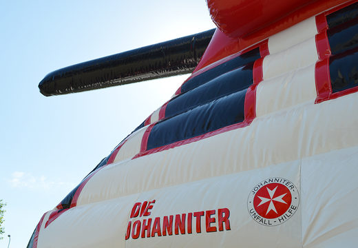 Opblaasbare Maatwerk Die Johanniter Springkussen bestellen bij JB Inflatables Nederland. Vraag nu gratis ontwerp aan voor opblaasbare luchtkussens in eigen huisstijl