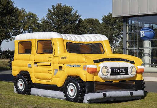 Koop online Toyota Land Cruiser Autobedrijf van der Linde springkussen in eigen huisstijl bij JB Inflatables Nederland. Vraag nu gratis ontwerp aan voor opblaasbare luchtkussens in eigen huisstijl