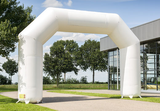 Standaard start & finish bogen in het wit online kopen bij JB Inflatables Nederland. De standaard bogen in verschillende kleuren en maten worden razendsnel geleverd