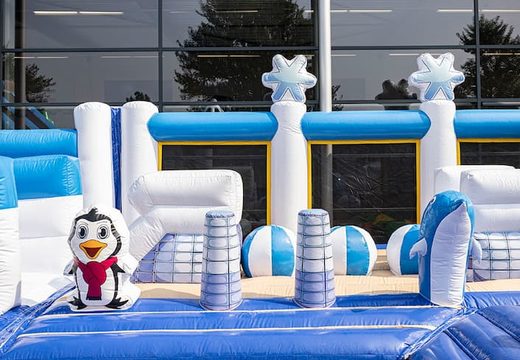 Inflatable Frozen springkussen met meerdere glijbanen en allerlei leuke obstakels met Frozen prints kopen voor kids. Bestel springkussens online bij JB Inflatables Nederland 