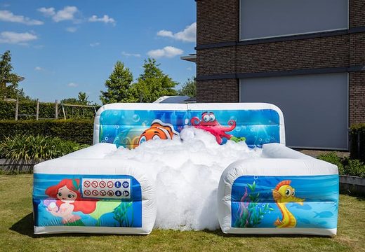 Bubble boarding park springkussen met een schuimkraan in thema seaworld voor kinderen bestellen. Koop opblaasbare springkussens online bij JB Inflatables Nederland