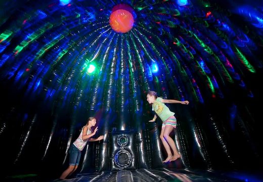Koop 4m opblaasbaar springkussen in disco thema voor kinderen. Bestel online opblaasbare springkussens bij JB Inflatables Nederland