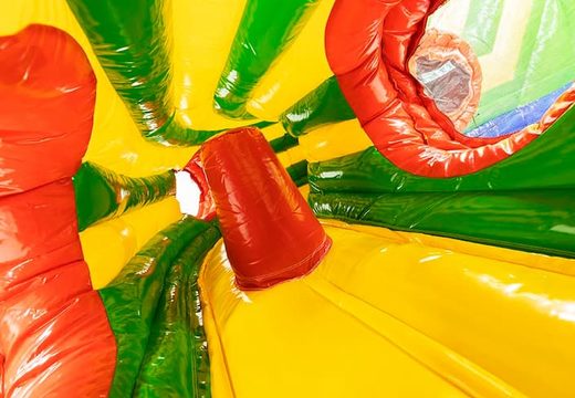 Overdekt kruiptunnel luchtkussen in thema krokodil kopen met obstakals, een klimhelling en glijhelling voor kinderen. Bestel luchtkussens online bij JB Inflatables Nederland