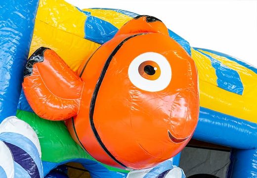 Indoor opblaasbaar multiplay seaworld springkussen met een glijbaan en 3D objecten kopen voor kinderen. Bestel springkussens online bij JB Inflatables Nederland