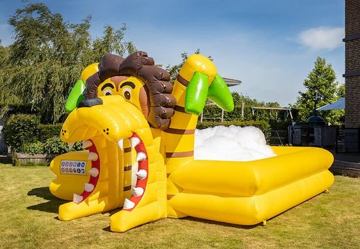 Opblaasbare schuim bubble park in thema leeuw bestellen voor kids