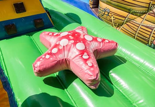 Groot opblaasbaar open speelpark springkussen van 15 meter met glijbaan en spellen te koop in thema sealife world vissen voor kinderen