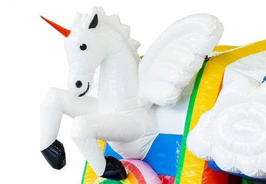 Opblaasbaar multiplay unicorn springkasteel met een glijbaan in het midden en 3D objecten kopen voor kinderen. Bestel springkastelen online bij JB Inflatables Nederland