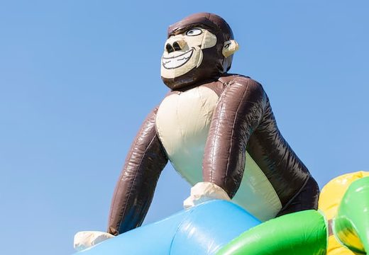 Standaard jungle met gorilla springkussen bestellen in opvallende kleuren met bovenop een 3D object voor kinderen. Koop springkussens online bij JB Inflatables Nederland