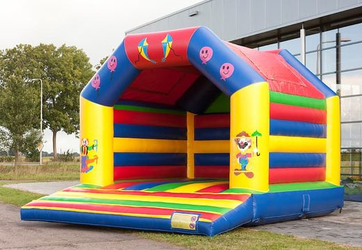 Circus super springkussen overdekt kopen met vrolijke kleuren voor kinderen. Koop springkussens online bij JB Inflatables Nederland