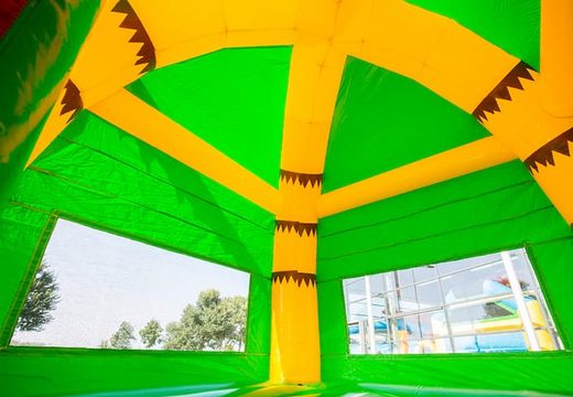 Opblaasbaar overdekt maxifun luchtkussen bestellen in thema super krokodil voor kinderen. Koop luchtkussens nu online bij JB Inflatables Nederland