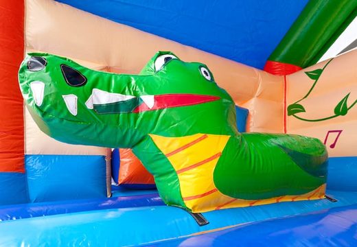 Overdekt multifun springkussen met glijbaan in thema krokodil met 3D object aan de bovenkant bestellen voor kids. Koop springkussens online bij JB Inflatables Nederland