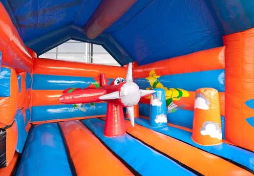 Multifun springkussen in vliegtuig thema met een opvallend 3D figuur aan de bovenkant bestellen voor kids. Koop springkussens online bij JB Inflatables Nederland