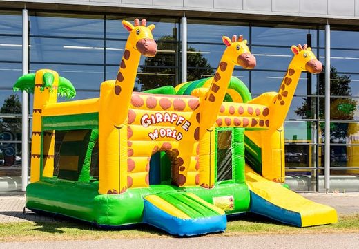 Bestel medium opblaasbare giraffe springkasteel met glijbaan voor kinderen. Koop opblaasbare springkastelen online at JB Inflatables Nederland 
