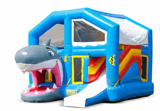 Opblaasbaar overdekt multiplay springkussen met glijbaan kopen in thema haai shark voor kinderen. Bestel opblaasbare springkussens online bij JB Inflatables Nederland