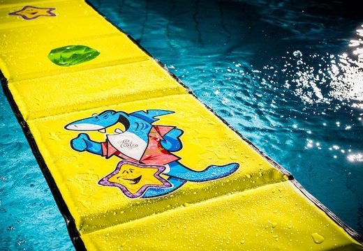 zwembadspel waterloopmat 10 meter lang in geel met plaatjes kopen